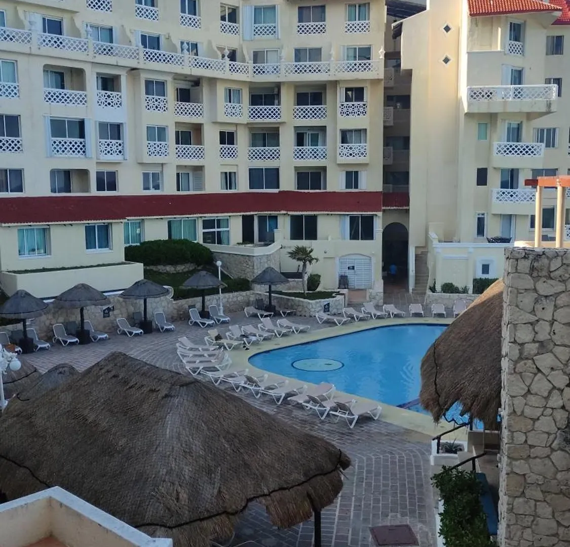 Hotel apartamentowy Cancun Plaza Estudios Frente Al Mar Meksyk